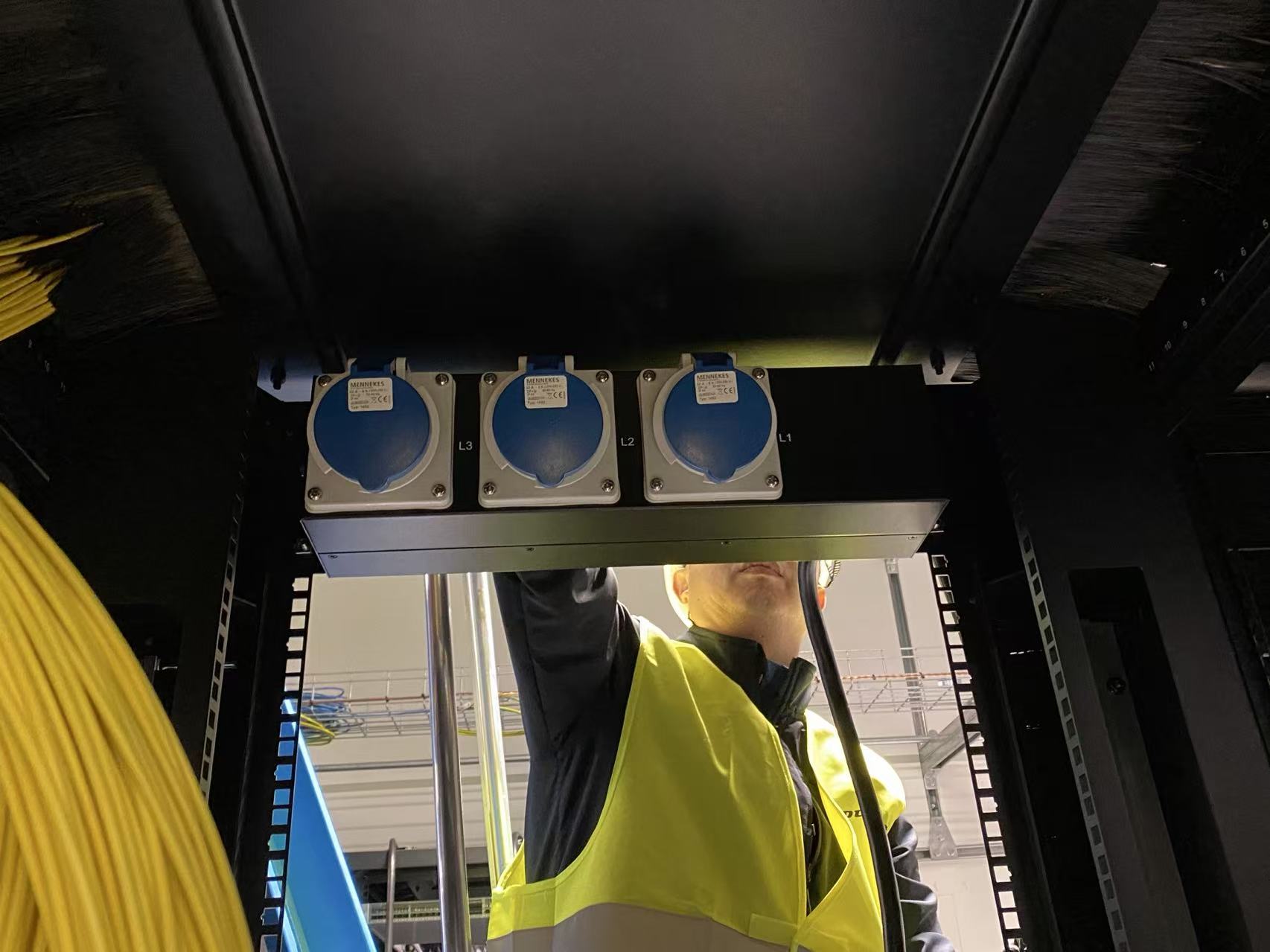 PDU installation